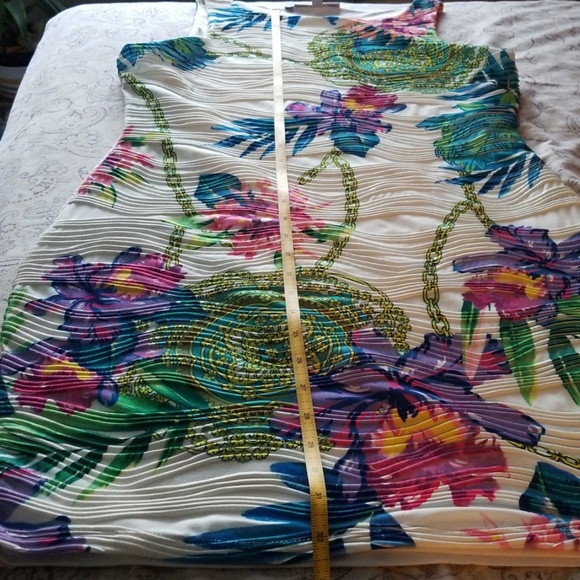 Jennifer Lopez Sheath/Textured Bodycon Floral Dres - Picture 6 of 7